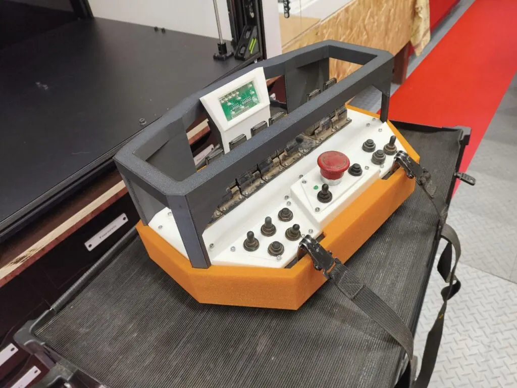 Console de commande de grue — prototype en impression 3D FDM par Osmoz 3D
