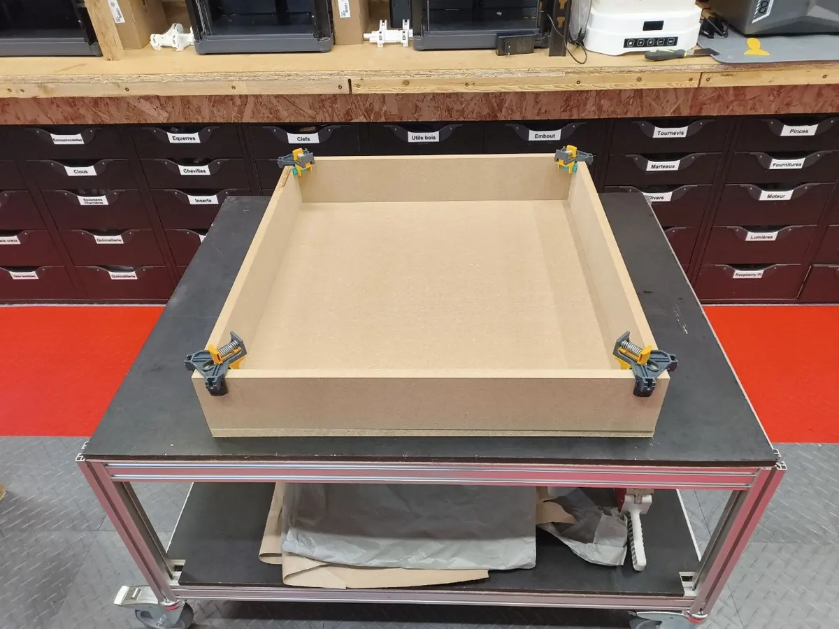 Vitrine 3D sur-mesure pour Noël — Phase 2